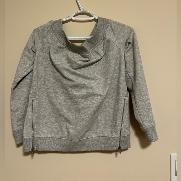 Off shoulder Sweater - Picture 1 of 2